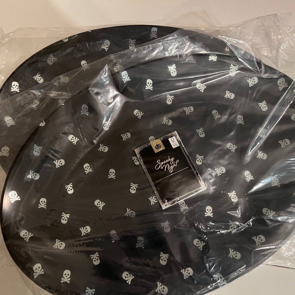 Skull Oval Platters Black w/ Silver Skulls for Halloween Treats (NEW / x)